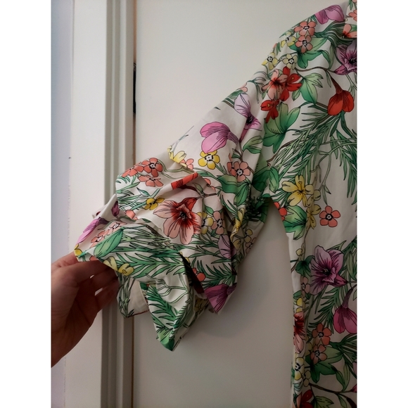 Zara Floral Tiered Bubble Sleeve Top - Picture 2 of 2